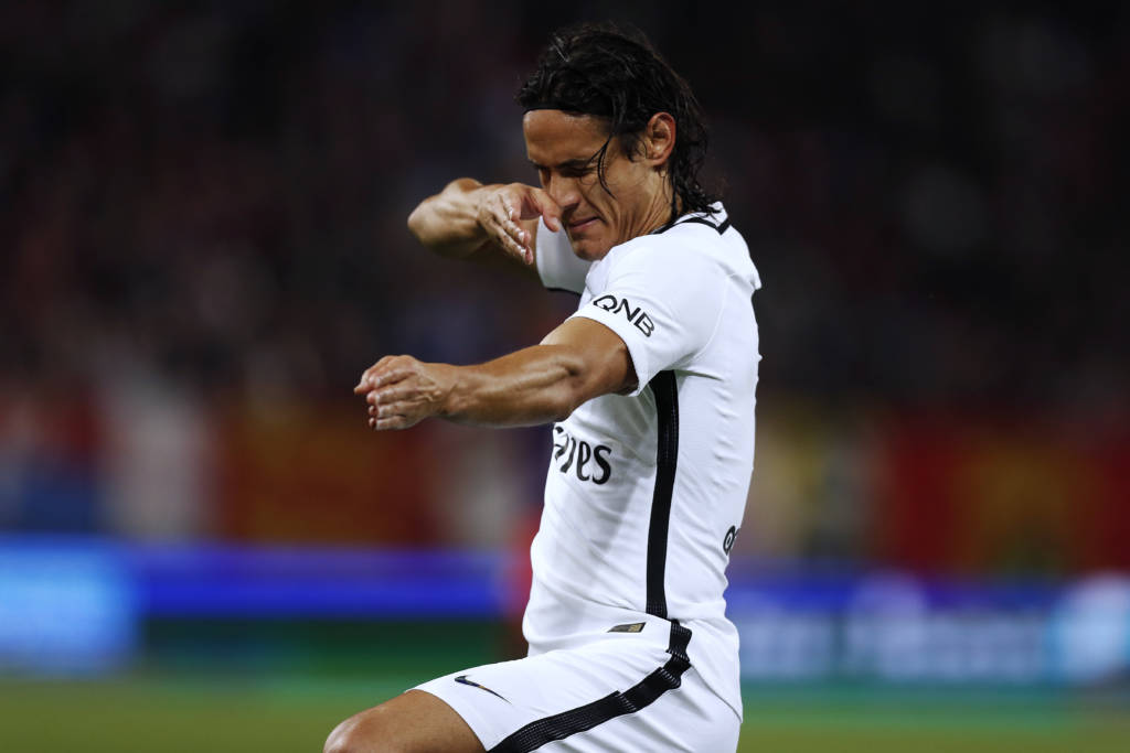 Cavani precisou de apenas 45 minutos para marcar quatro gols (Foto: Charly Triballeau/AFP)
