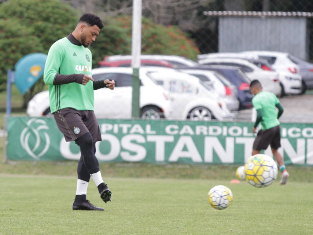 Após empate com Corinthians, Coxa quer se afastar do zona de rebaixamento (Foto: Divulgação/Coritiba)