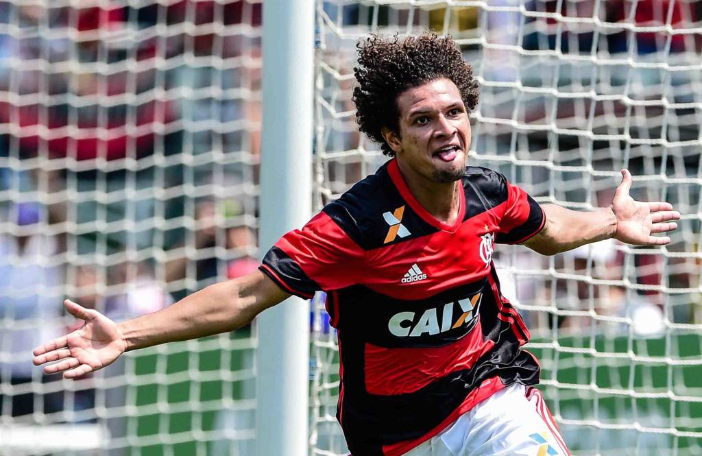 Willian Arão exaltou o passe de Rafael Vaz (Foto: Fernando Dantas/Gazeta Press)