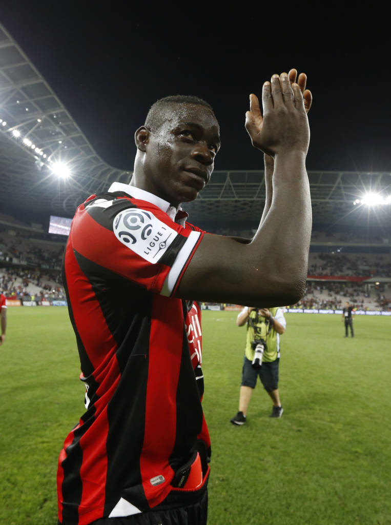Mario Balotelli já soma dois gols em dois jogos com a camisa do Nice (Foto: VALERY HACHE/AFP)
