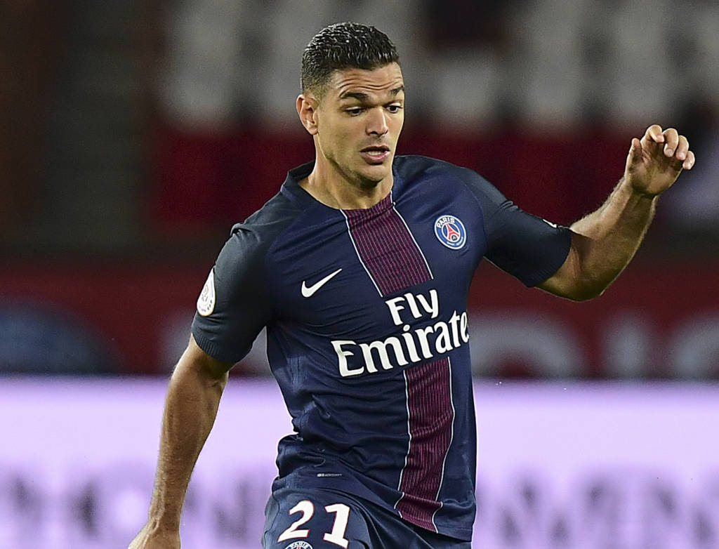 Ben Arfa não foi relacionado por Emery para as últimas três partidas do PSG (Foto: FRANCK FIFE/AFP)