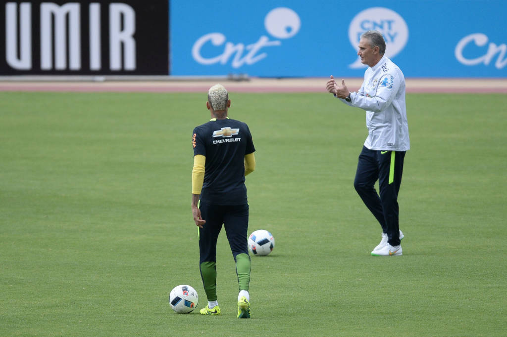 Tite via Neymar como um "mau exemplo" no Campeonato Brasileiro de 2012 (foto: Pedro Martins/Mowa Press)