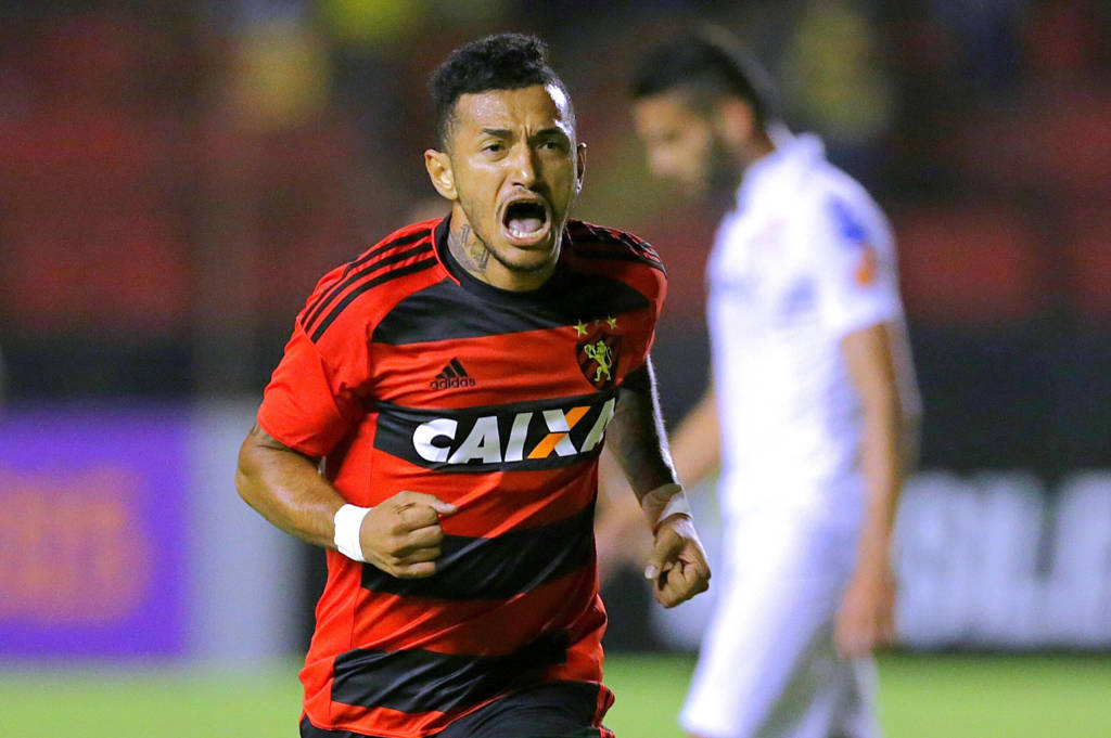 Rogério fez o gol da vitória rubro-negra em Recife (Foto: Carlos Ezequiel Vannoni/Eleven/Gazeta Press)