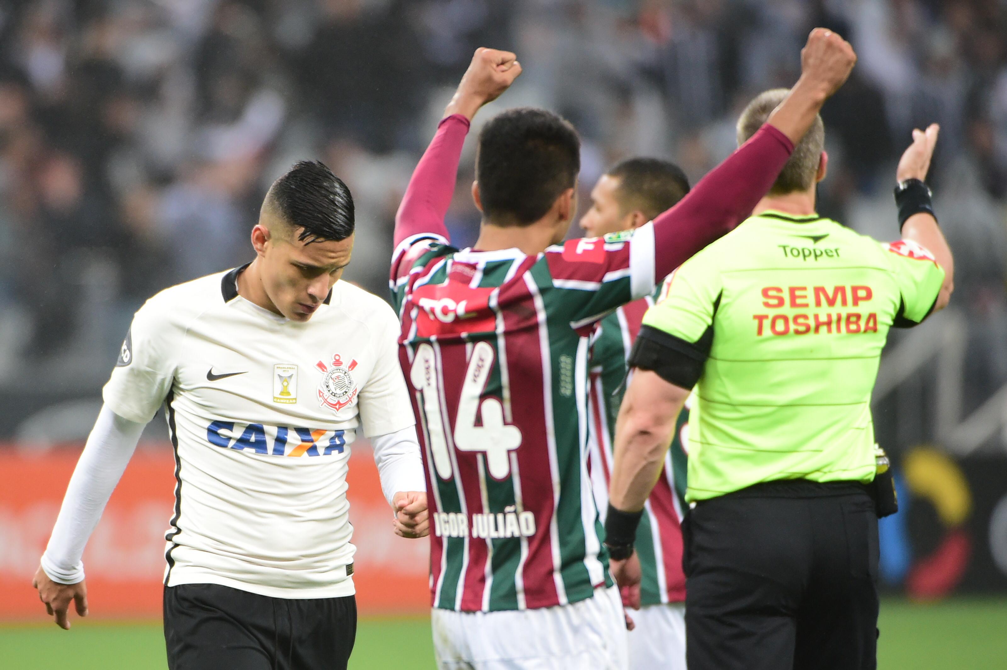 Jogadores do Fluminense comemorando gol de Cícero durante partida contra o Corinthians, valida pela vigesima setima rodada do Campeonato Brasileiro 2016. na zona Leste da capital paulista. 25/09/2016, Foto: Djalma Vassao/Gazeta Press