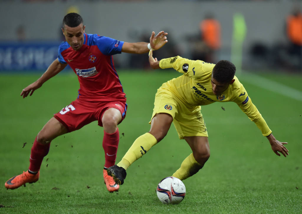 Em jogo truncado, Villarreal e Steaua Bucareste ficaram no empate em 1 a 1 (Foto: Daniel Mihailescu/AFP)