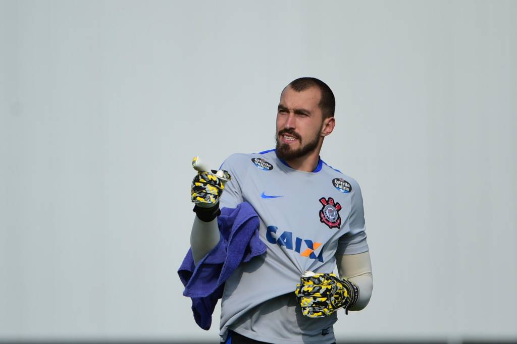 Apesar do clamor da torcida, Walter é reserva absoluto de Cássio (foto: Djalma Vassão/Gazeta Press)
