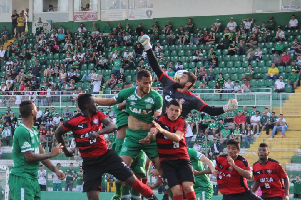 Vitória não deu espaços para a Chape e aproveitou as chances que teve (Foto: Pace Thomaz/Chapecoense)