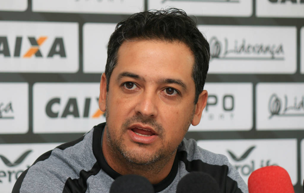Marquinhos Santos quer Figueira atento aos contra-ataques do Botafogo (Foto: Luiz Henrique/Figueirense)