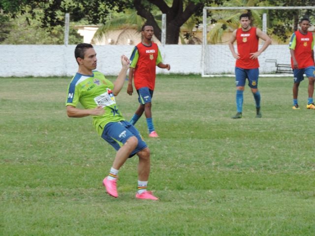 Pimentinha retorna a lista de relacionados para o confronto diante do Luverdense (Foto: Divulgação/Sampaio Corrêa)