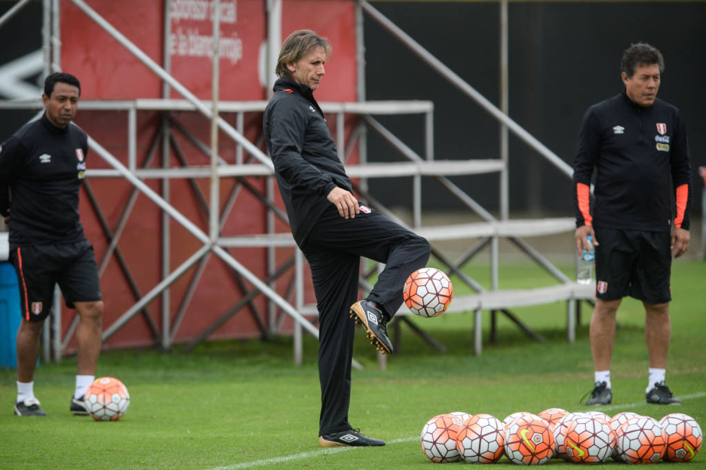 Gareca vê sua seleção em ascensão (Foto: Ernesto Benavides/AFP)