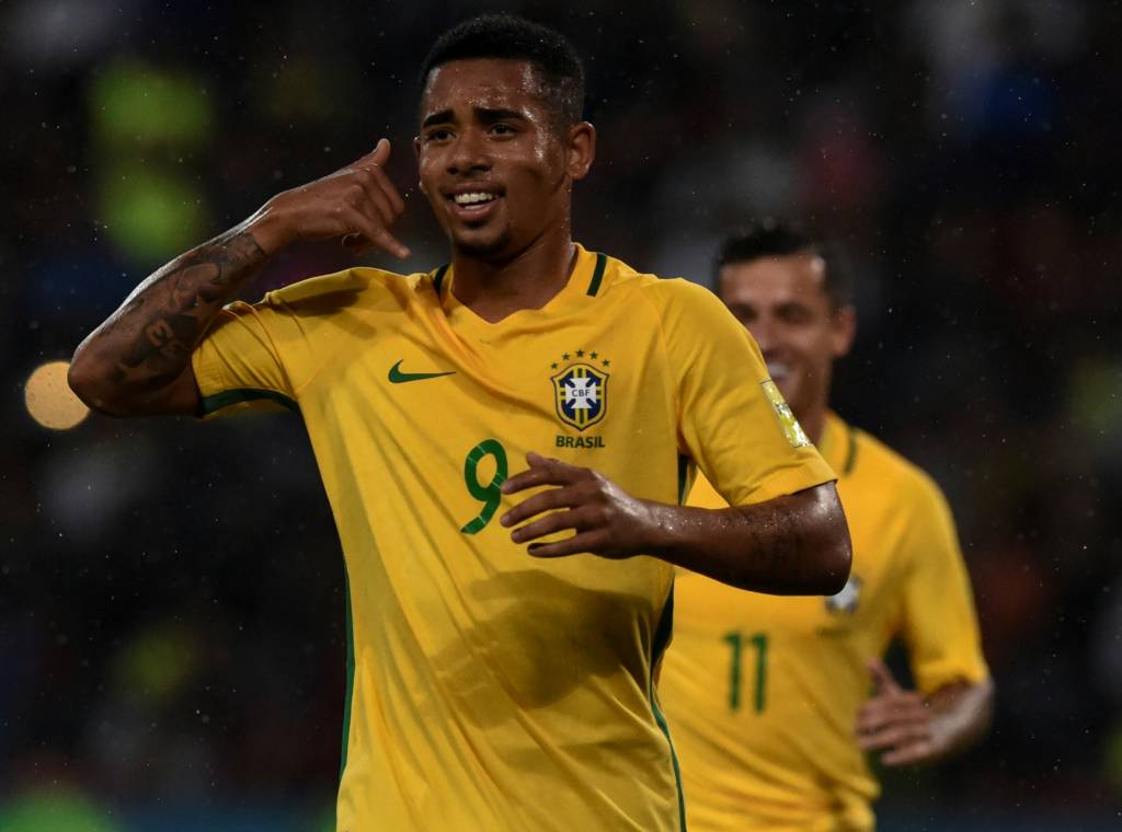 Gabriel Jesus aproveitou um vacilo do goleiro Hernández e marcou por cobertura (foto: Juan Barreto/AFP)