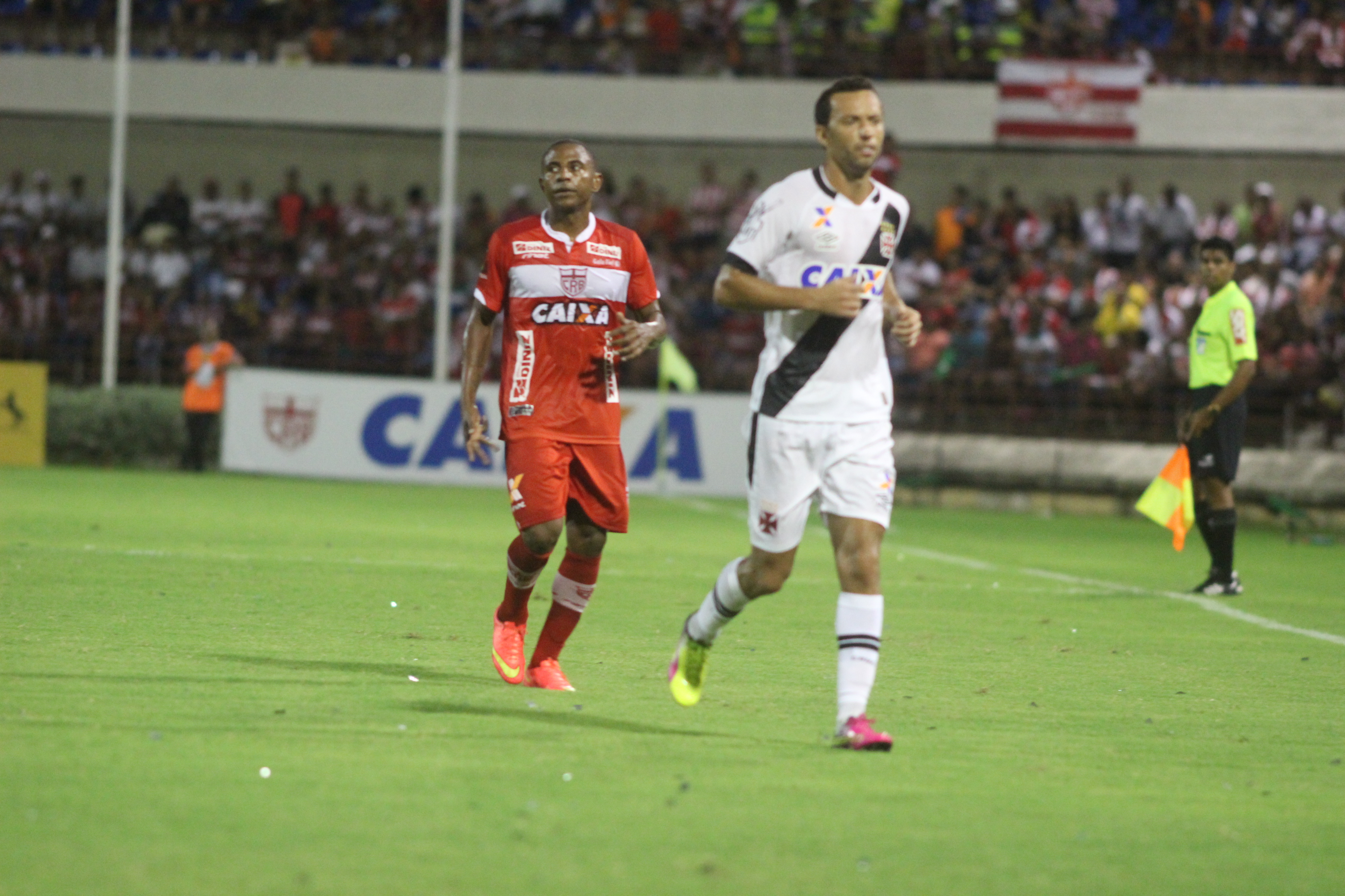 No primeiro turno, vitória vascaína no Estádio Rei Pelé (Foto: Douglas Araújo/Ascom-CRB)