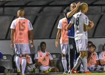 Eduardo Baptista pediu atenção com as boas atuações do Santa Cruz (Foto: Fábio Leoni/Pontepress)