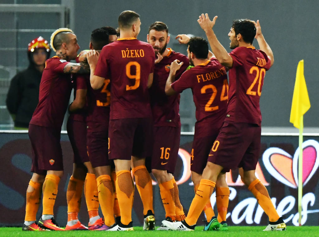 A Roma não teve dificuldade para vencer em casa (Foto: Vicenzo Pinto/AFP)