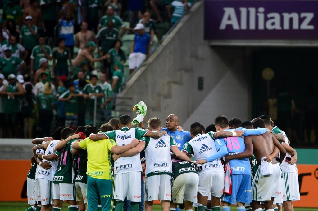 Jogadores do Palmeiras, após a partida contra o Sport, válida pela trigésima segunda rodada do Campeonato Brasileiro 2016 na capital paulista. 23/10/2016, Foto: Djalma Vassão/Gazeta Press