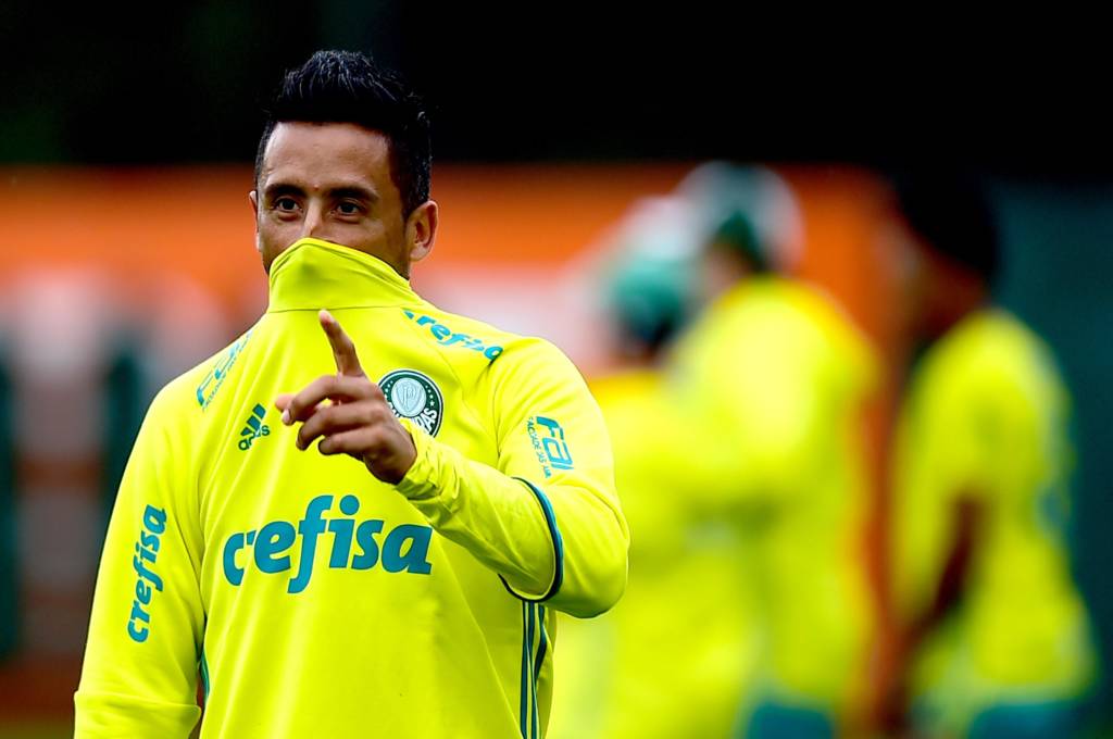 Lucas Barrios  durante treino do Palmeiras na Academia da Barra Funda, em Sao Paulo, SP 25/10/2016 Foto:Sergio Barzaghi/Gazeta Press