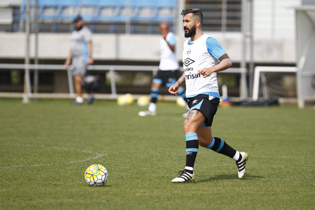 Douglas deve retornar ao time titular (Foto: Lucas Uebel/Grêmio FBPA) 