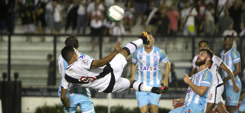 Vasco e Avaí não saíram do 0 a 0 (Foto: Paulo Fernandes/CRVG)