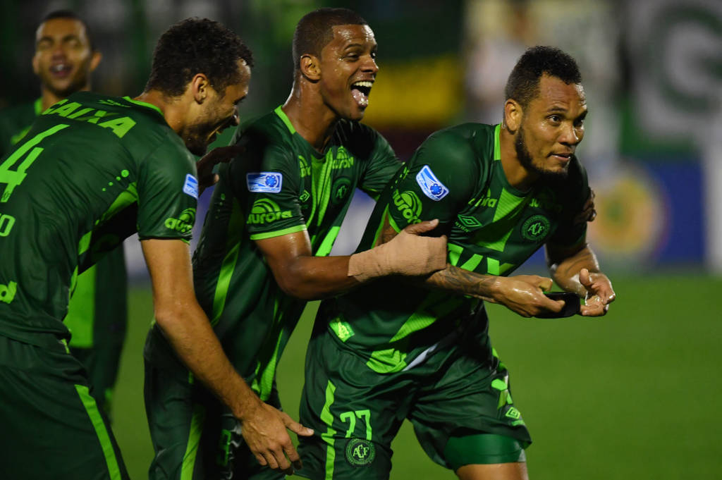 Com gols de Ananias, Gil e William Thiego, a Chapecoense avançou às semifinais da Copa Sul-Americana (Foto: Nelson Almeida/AFP)