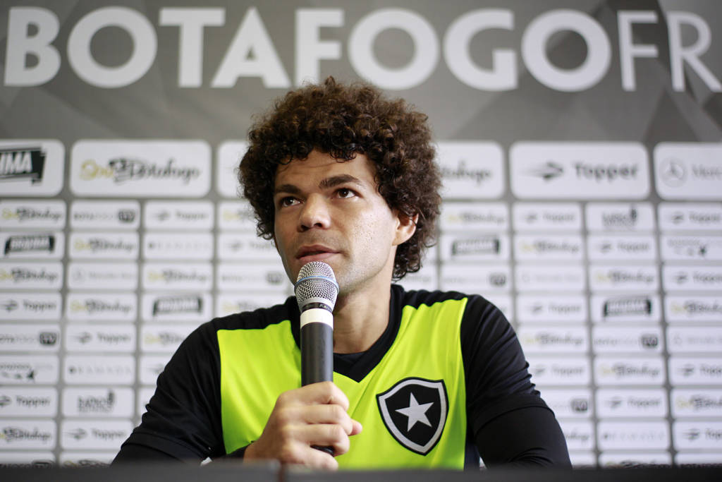 Camilo tem contrato com o Santos até 2018 e pensa em estender o vínculo (Foto: Vitor Silva/SSPress/Botafogo)