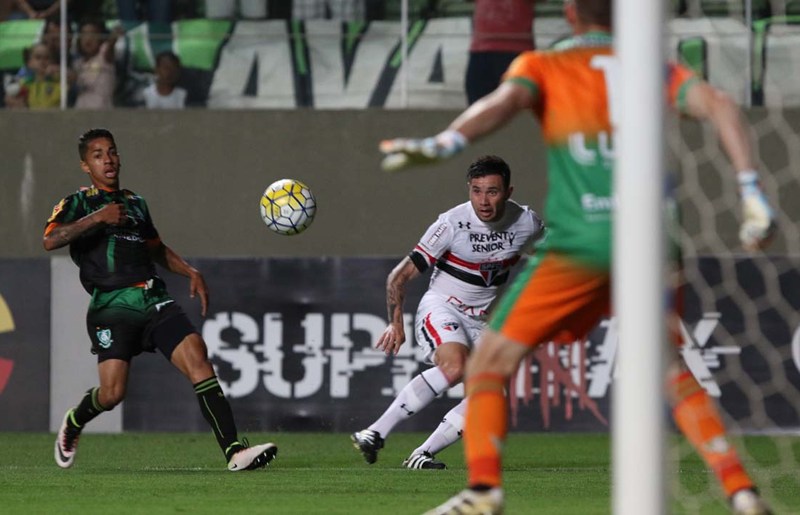 João foi um dos destaques da partida (Foto: Rubens Chiri/São Paulo)