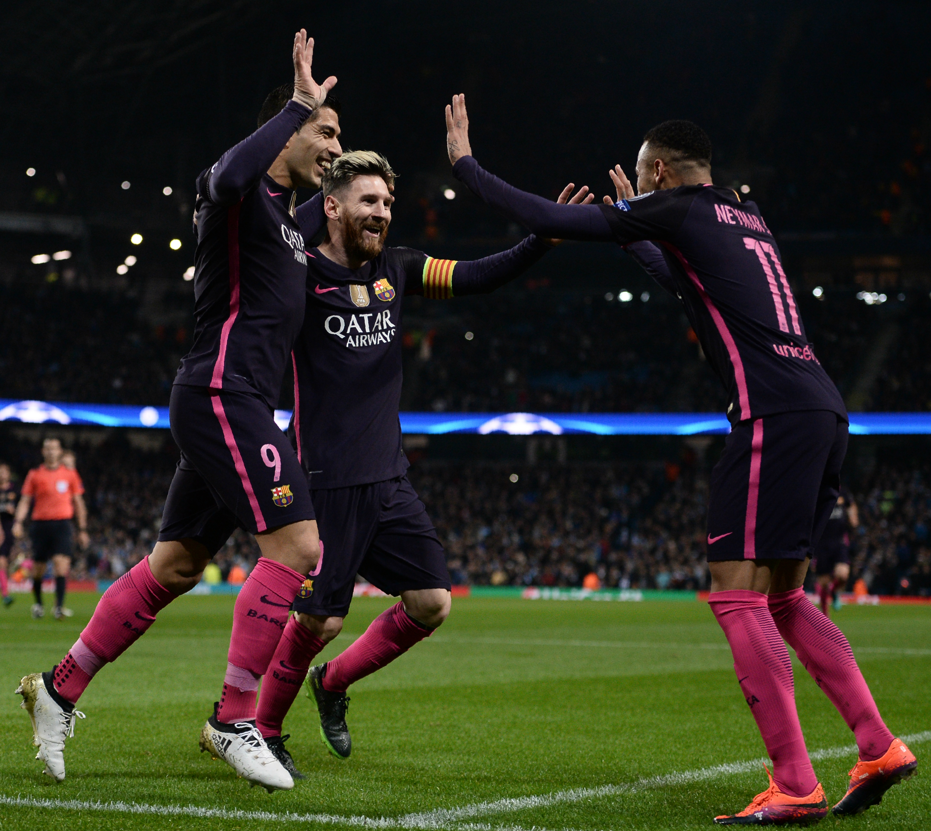 O Barcelona abriu o placar em ótima trama entre Neymar e Messi (Foto: Oli Scarff/AFP)
