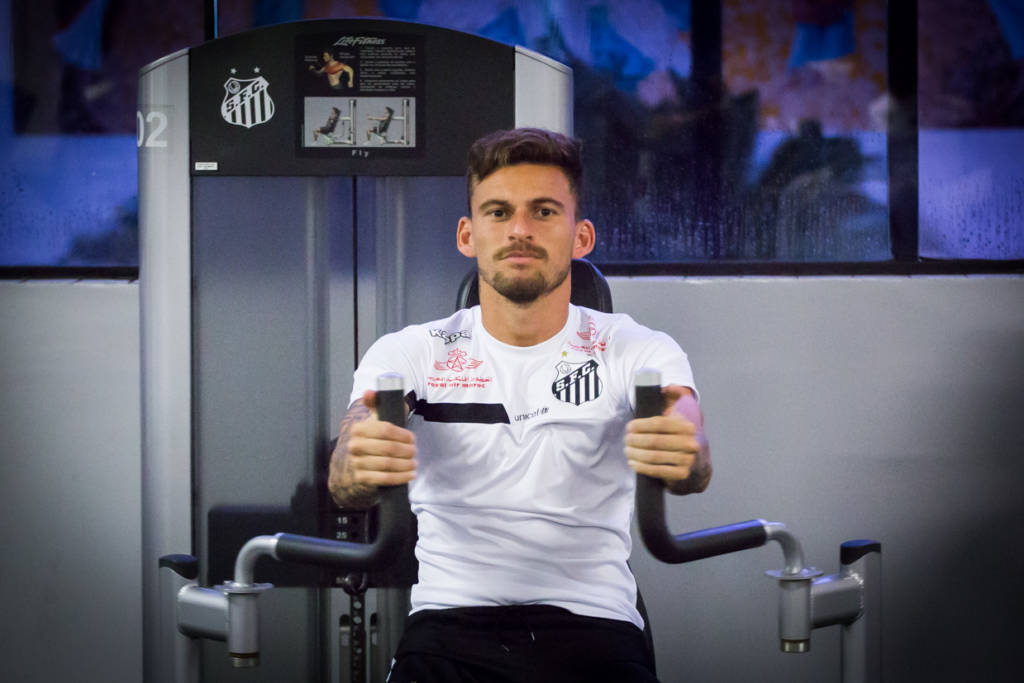 Suspenso do próximo compromisso santista, Lucas Lima ficará 18 dias sem jogar pelo Peixe (Foto: Ricardo Saibun/Santos F.C.)