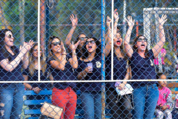 Torcida do Só Resenha marcou presença na Copa Apitador Foto: Fernando Dantas/Gazeta Press)