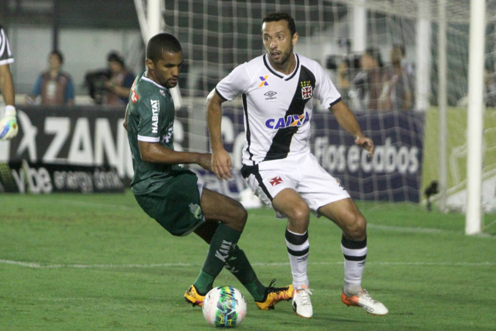 Nenê deixou o campo muito irritado (Foto: Paulo Fernandes/Divulgação)