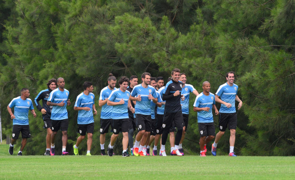 Uruguai pode assumir liderança das Eliminatórias (Foto: Miguel Rojo/AFP) 