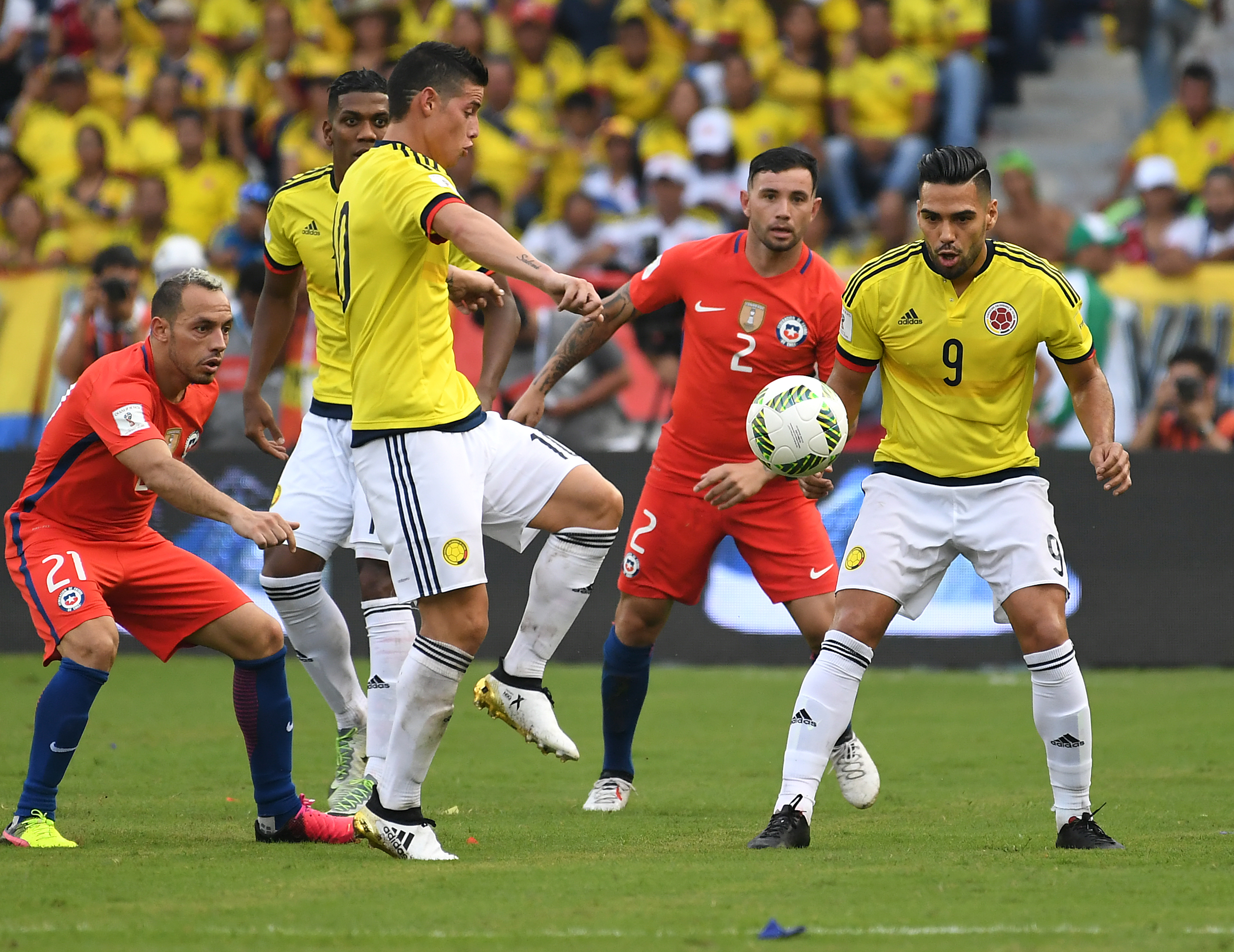 O empate pode tirar a Colômbia da zona de classificação para a Copa do Mundo (Foto: Luis Acosta/AFP)
