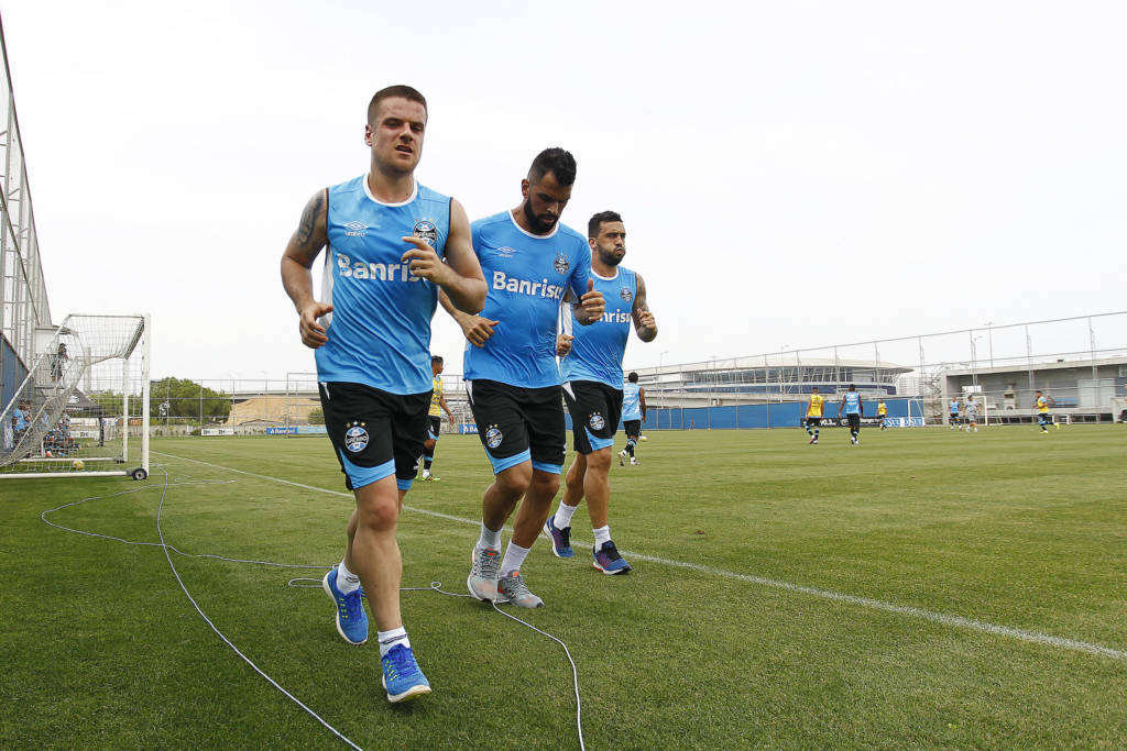 Ramiro pediu concentração para que elenco não se contagia pela euforia da torcida (Foto: Lucas Uebel/Grêmio FBPA)