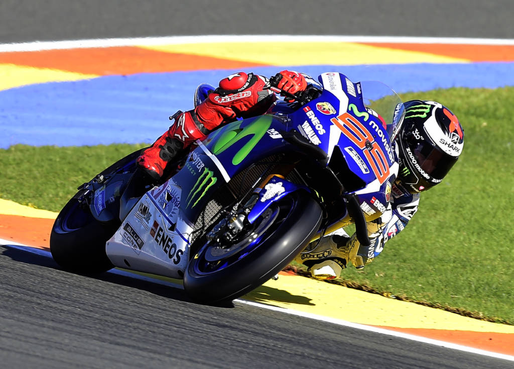 Yamaha Team's Spanish rider Jorge Lorenzo rides during the Moto GP second free practice session ahead of the Motul Comunidad Valenciana Grand Prix at the Ricardo Tormo racetrack in Cheste, on November 11, 2016. / AFP PHOTO / JOSE JORDAN