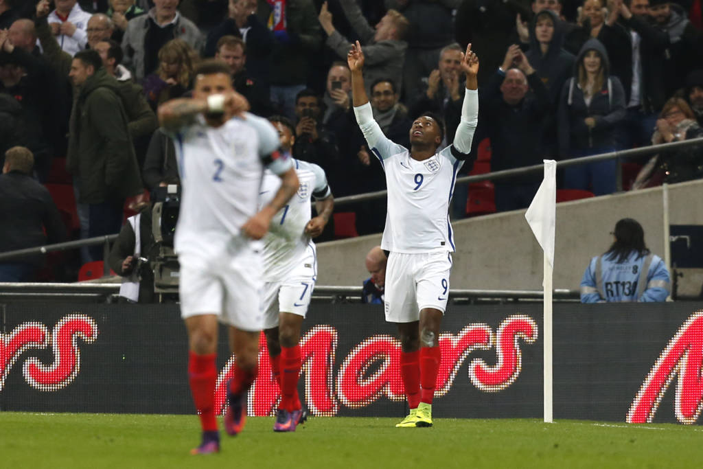 Sturridge fez o gol que abriu a vitória inglesa (Foto: Ian Kington/AFP) 