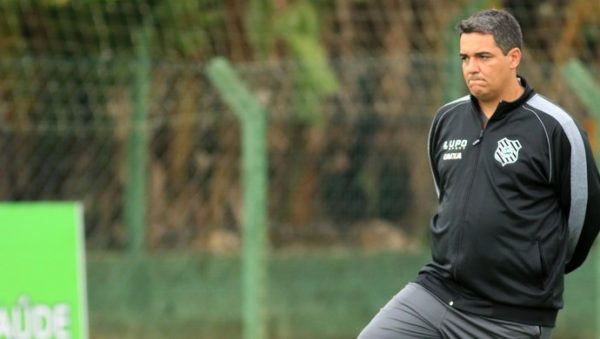 Tuca deixa o Figueirense (Foto: Luiz Henrique/Figueirense)