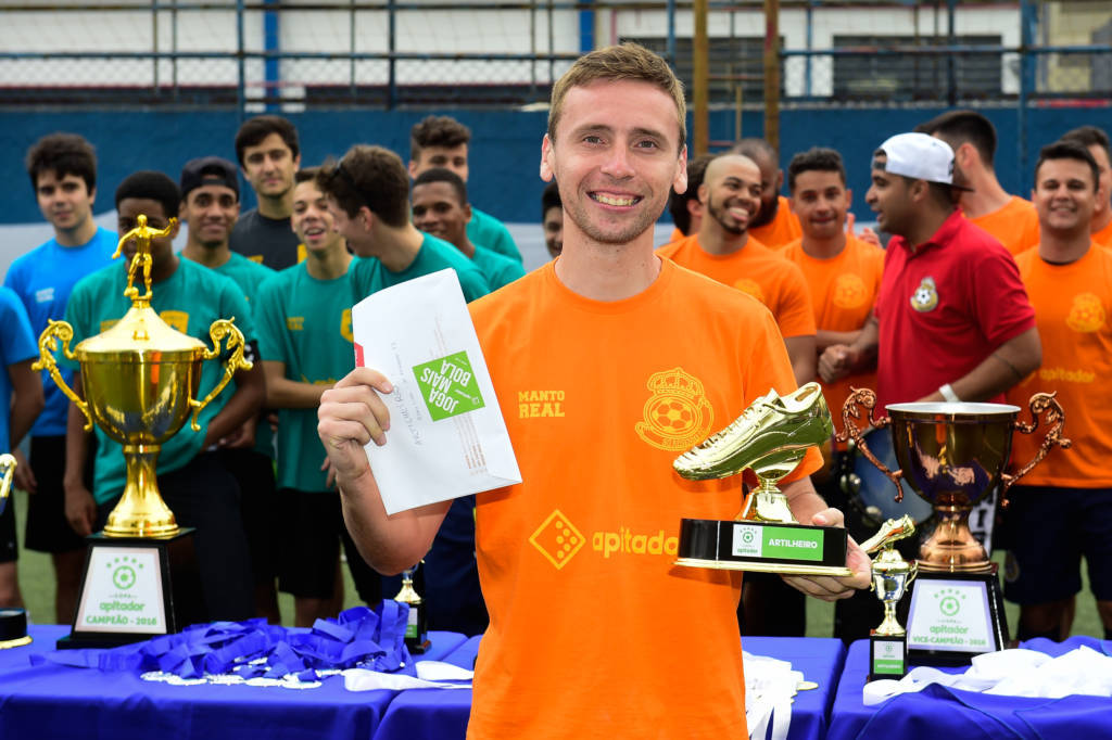 Pedrinho, do Só Resenha, foi o artilheiro da Copa Apitador (Foto: Fernando Dantas/Gazeta Press)