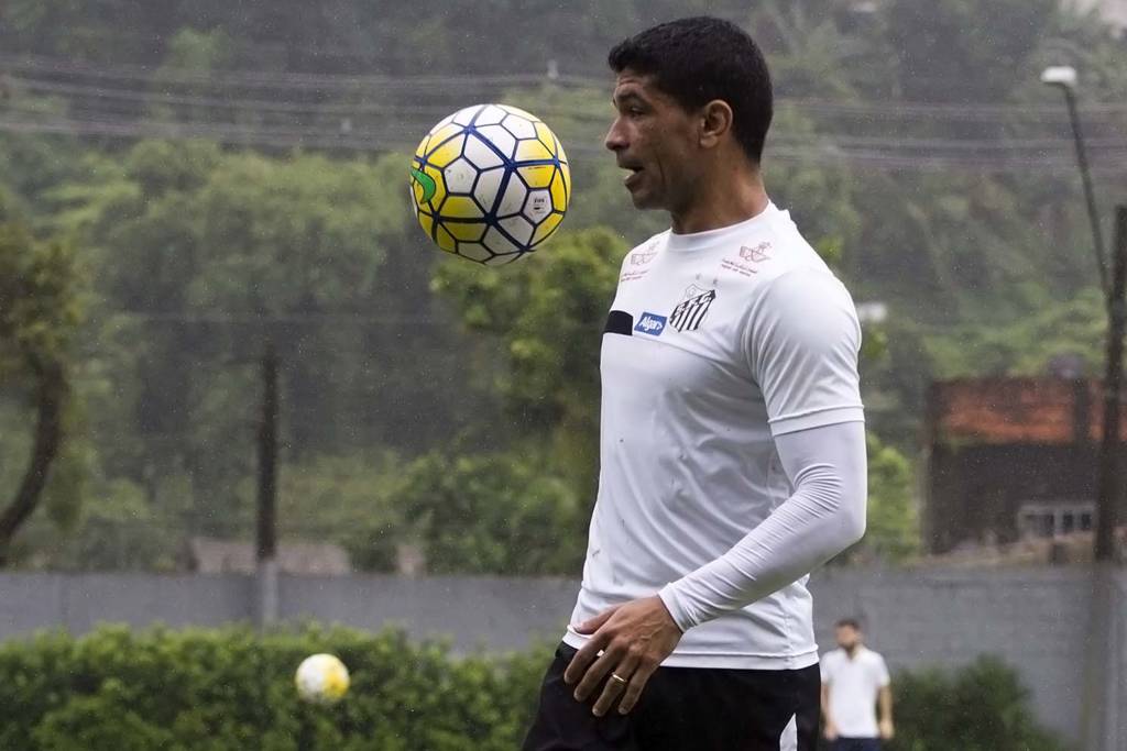 Renato acredita que Santos poderia estar melhor colocado se tivesse um investimento maior (Foto: Ivan Storti/ Santos FC)