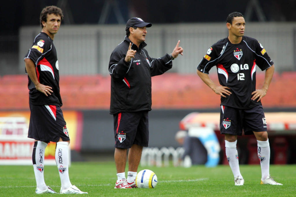 Por ter personalidade forte, Muricy não encontrou problemas de relacionamento em 2006 (Foto: Djalma Vassão/Gazeta Press)