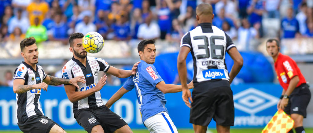 Santos virou o placar, mas acabou levando o empate do Cruzeiro no fim (Foto: Juliana Flister/Light Press)