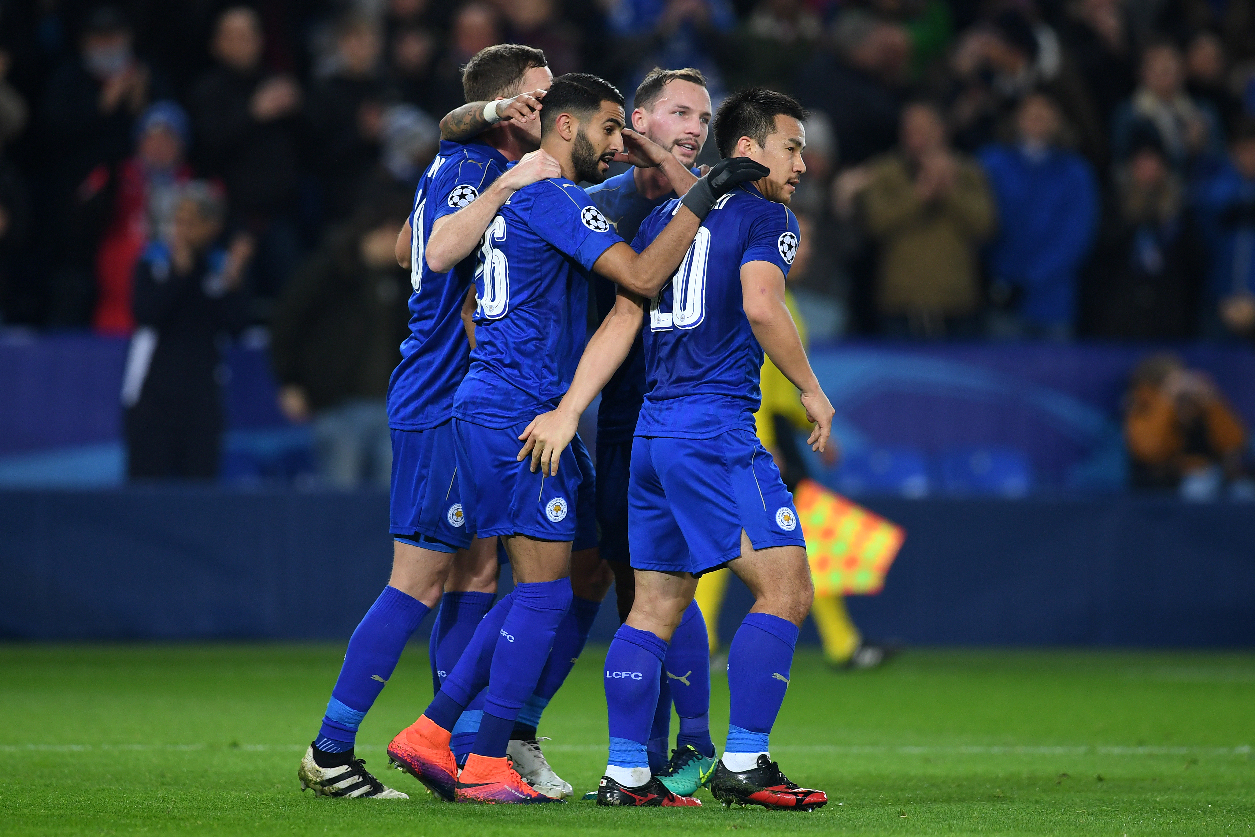 O Leicester está garantido nas oitavas de final da Champions (Foto: Paul Ellis/AFP)