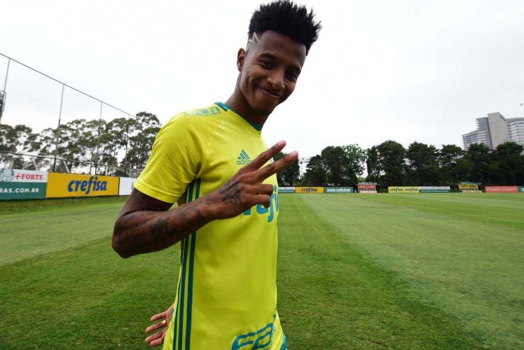 XXXXX , jogador do Palmeiras durante o treino na Academia de Futebol da Barra Funda, na zona Oeste da capital paulista. 25/11/2016, Foto: Djalma Vassao/Gazeta Press