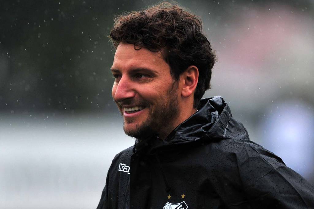 Elano irá se aposentar ao término do Brasileirão e será auxiliar do Peixe em 2017 (Foto: Ivan Storti/Santos FC)