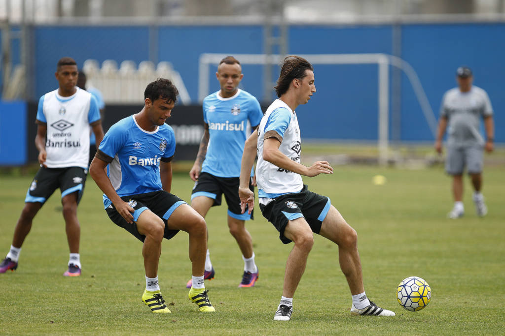 Geromel manteve os pés no chão mesmo com a conquista do título próxima (Foto: Lucas Uebel/Grêmio)