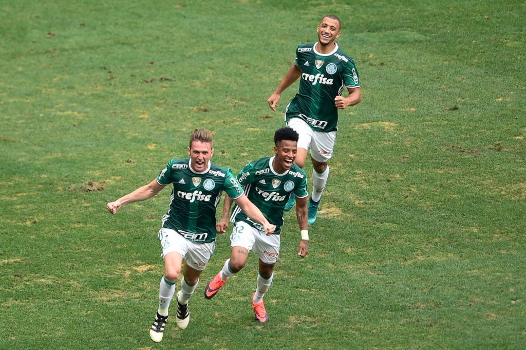 O lateral direito Fabiano marcou o gol que confirmou o título brasileiro do Palmeiras (Foto: Fernando Dantas/ Gazeta Press)