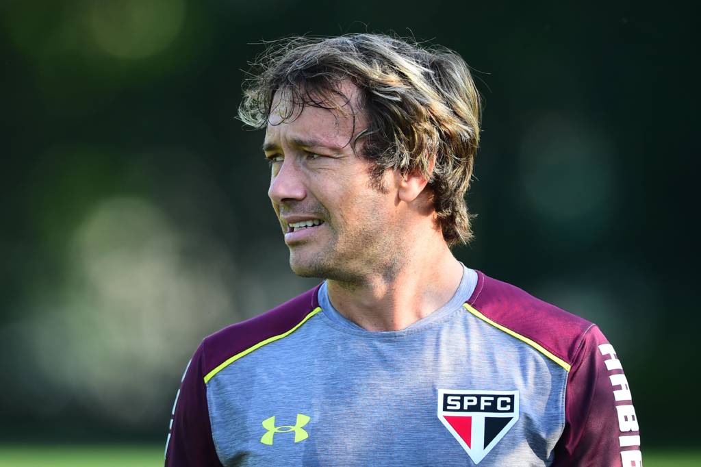 Diego Lugano prevê São Paulo mais forte com Rogério Ceni no comando (Foto: Sergio Barzaghi/ Gazeta Press)
