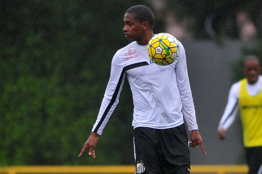 Valencia se despediu do elenco santista na tarde desta segunda-feira (Foto: Ivan Storti/Santos FC)