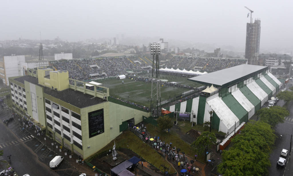 CBF doará R$ 5 milhões à Chapecoense e organizará amistoso entre Brasil e Colômbia (Foto: Douglas Magno/ AFP)