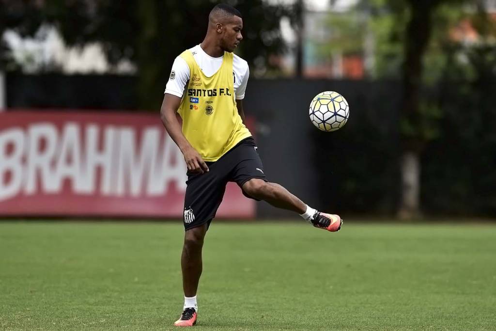 Copete já atuou pelo Atlético Nacional e mostrou muito orgulho por conta das homenagens à Chape (Foto: Ivan Storti/Santos FC)
