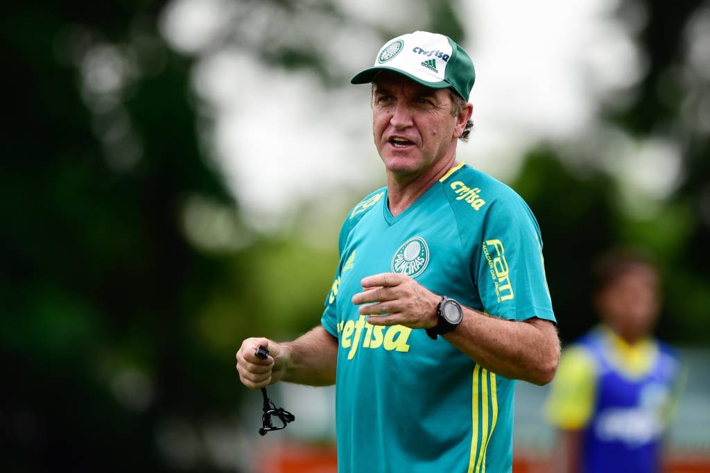 Cuca, técnico do Palmeiras, durante treino na Academia de Futebol, na Zona Oeste da capital paulista.