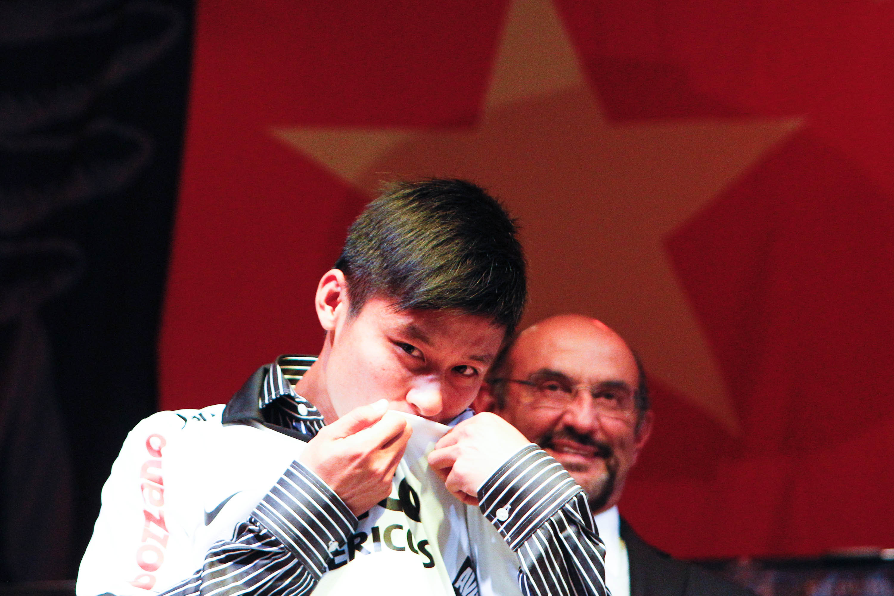 Chinês Zizao disputou cinco jogos pelo Corinthians entre 2012 e 2013 (Foto: Fernando Dantas/Gazeta Press)